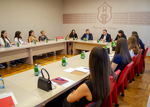 Aktivna zona: Mladi razgovarali sa gradonačelnikom Prijestonice Cetinje